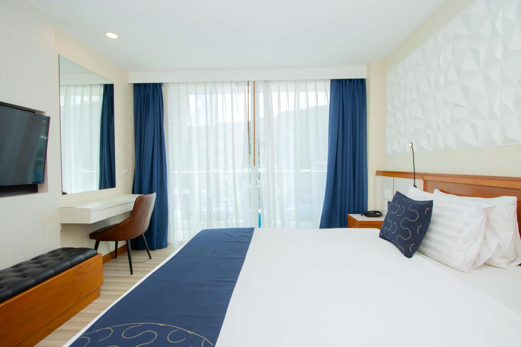 Sira Grande Hotel And Spa - SHA Extra Plus Patong Exterior foto