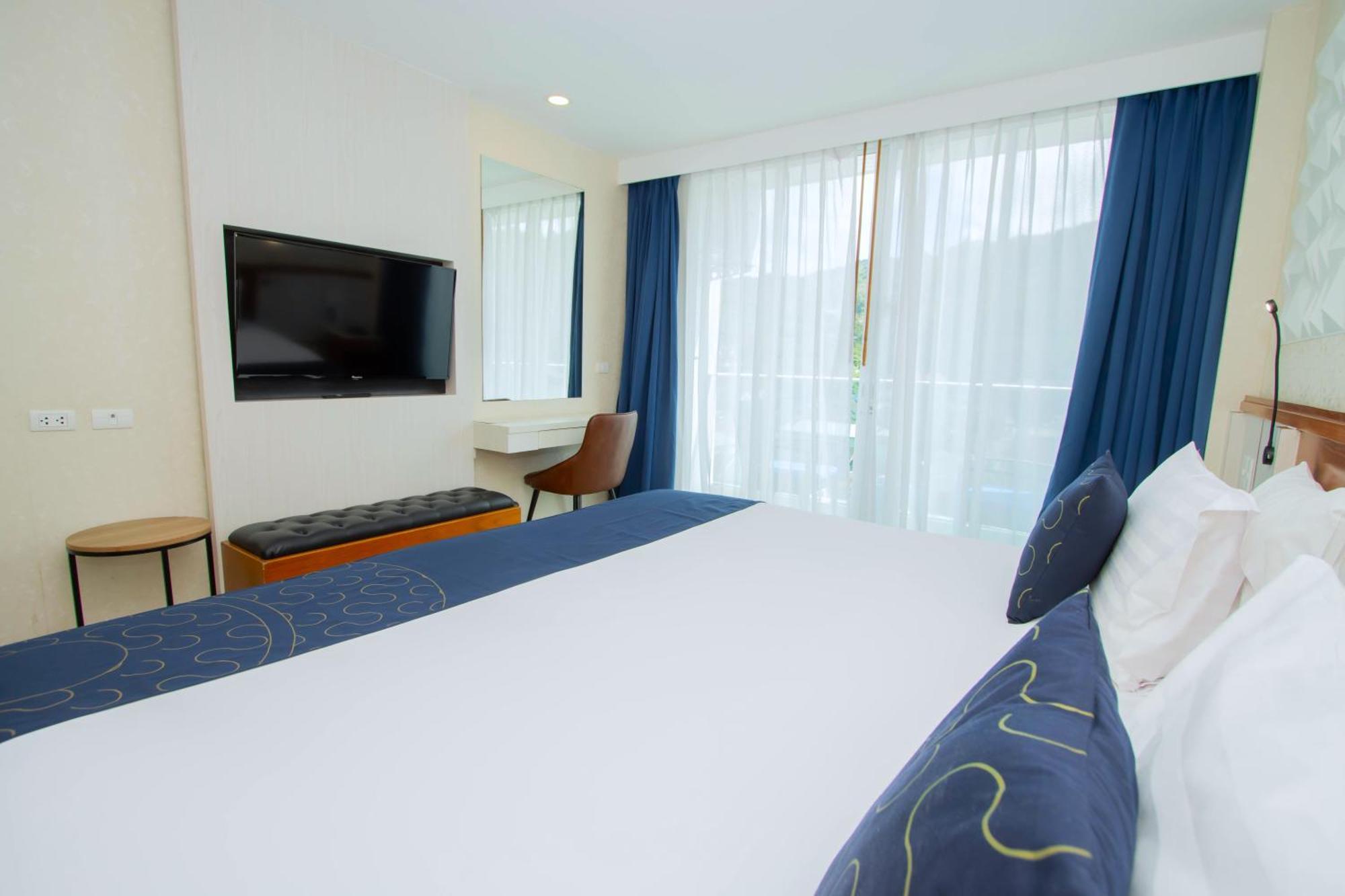 Sira Grande Hotel And Spa - SHA Extra Plus Patong Exterior foto