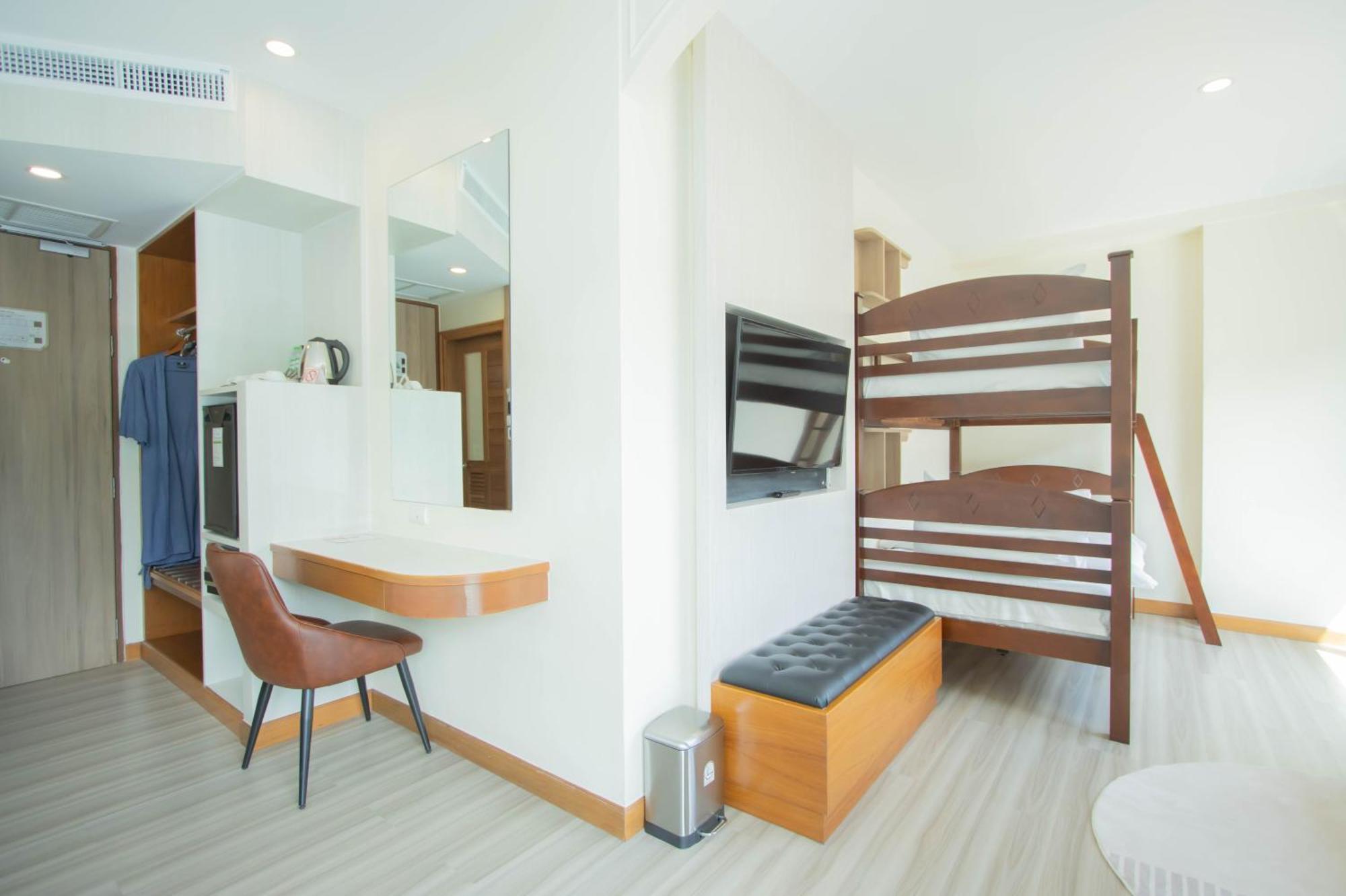 Sira Grande Hotel And Spa - SHA Extra Plus Patong Exterior foto