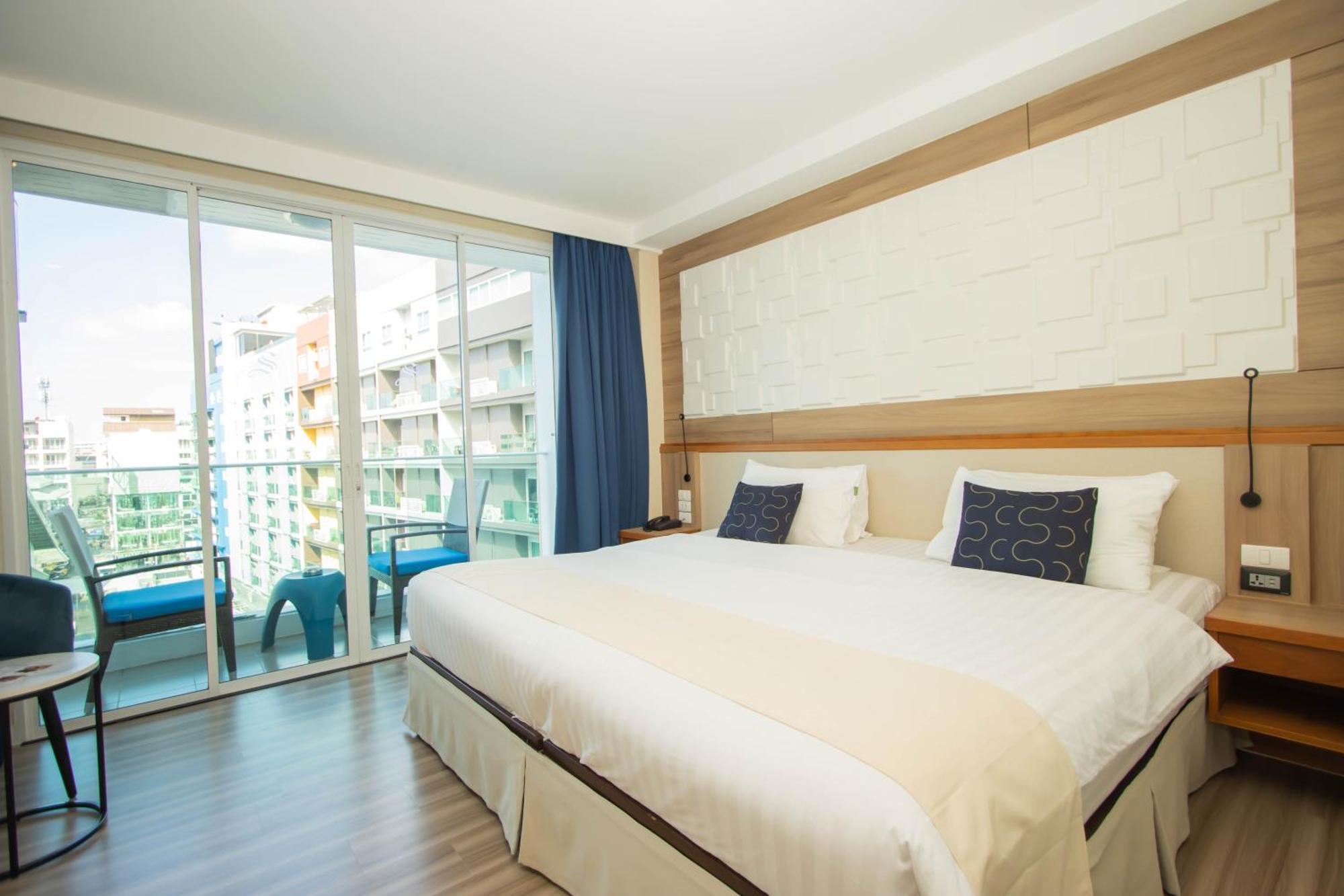 Sira Grande Hotel And Spa - SHA Extra Plus Patong Exterior foto