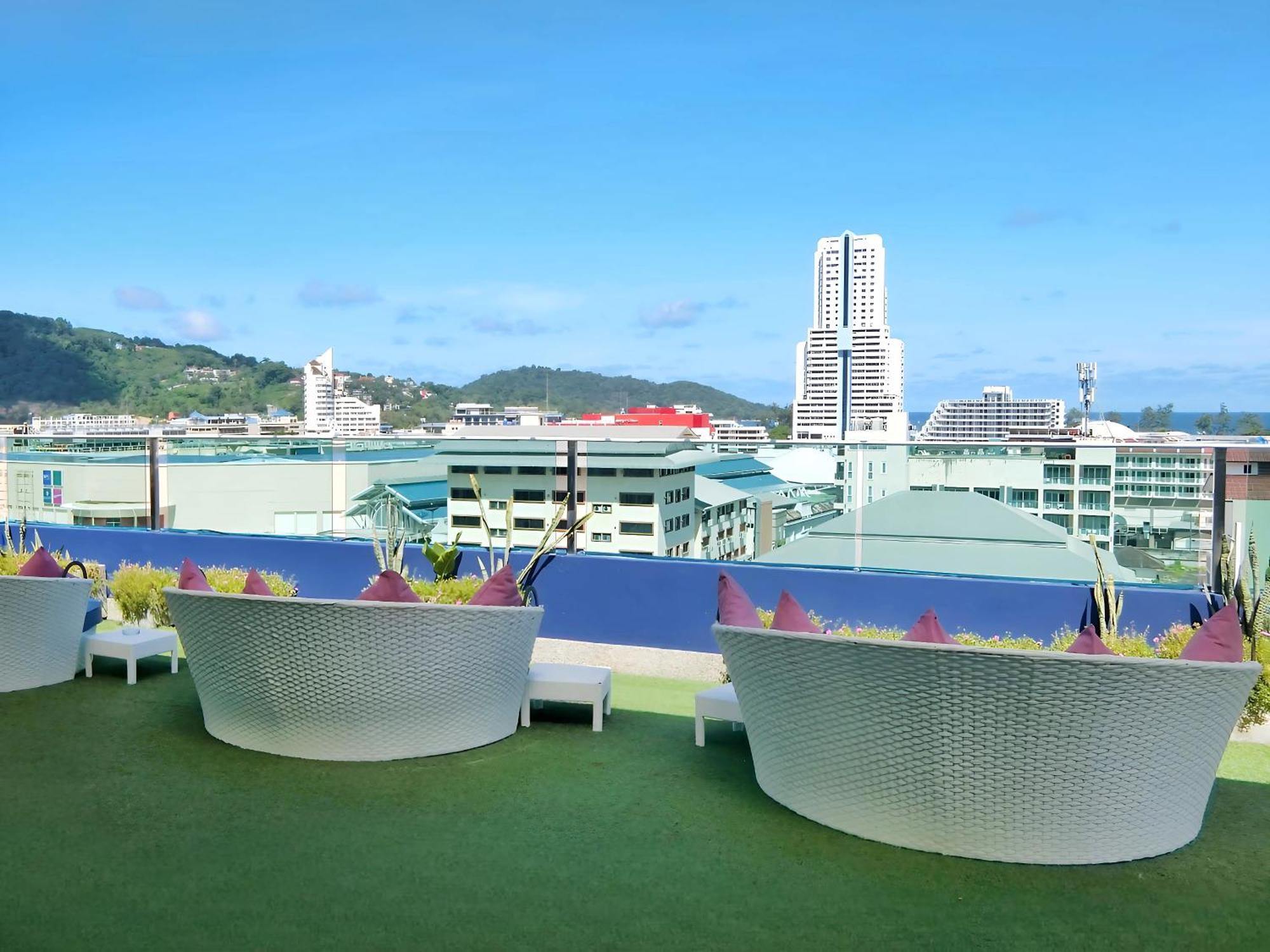 Sira Grande Hotel And Spa - SHA Extra Plus Patong Exterior foto