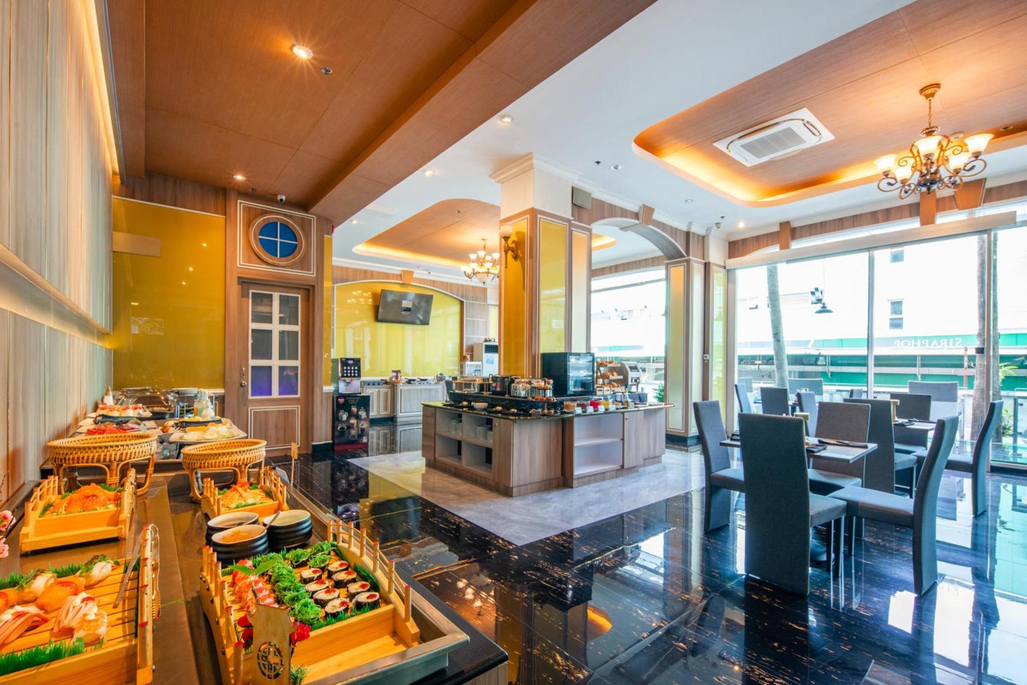 Sira Grande Hotel And Spa - SHA Extra Plus Patong Exterior foto