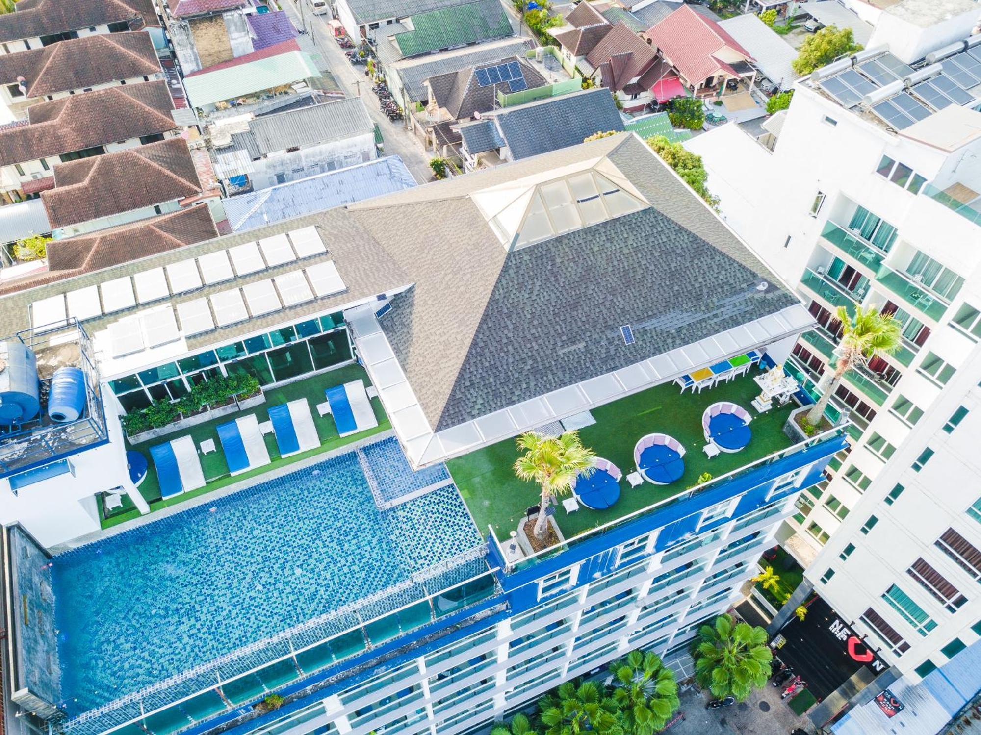 Sira Grande Hotel And Spa - SHA Extra Plus Patong Exterior foto