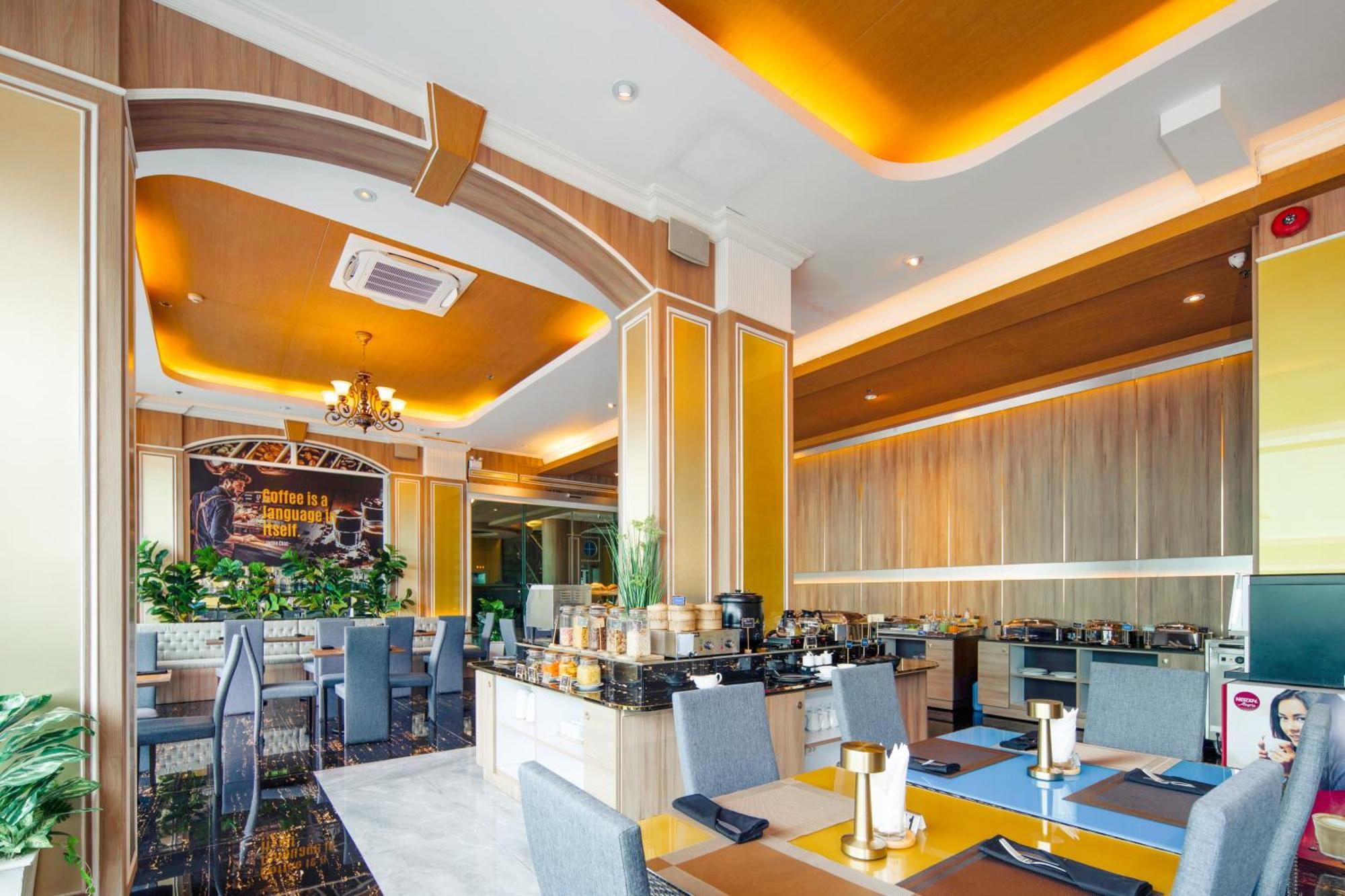 Sira Grande Hotel And Spa - SHA Extra Plus Patong Exterior foto